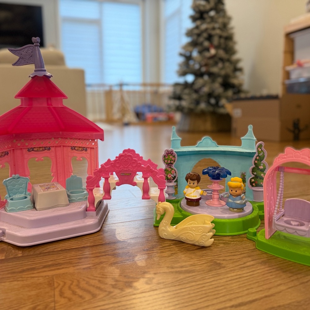 Little People Fisher Price Disney Princess Garden Party Playset Complete
